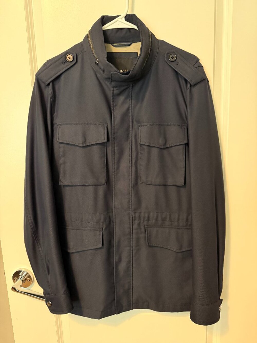 LIKE NEW! Banana Republic Tailored 6-Pocket Jacket, Size Men's Medium, Deep Navy